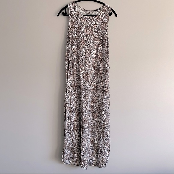 Leopard print midi dress with side slits & open back - RW&Co - Size LG - Picture 2 of 6